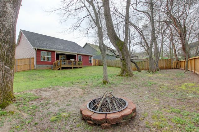 122 Lucerne Ln, Clarksville, TN 37040