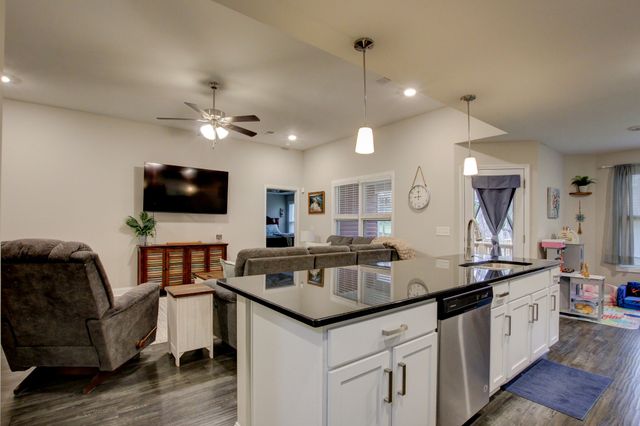 122 Lucerne Ln, Clarksville, TN 37040