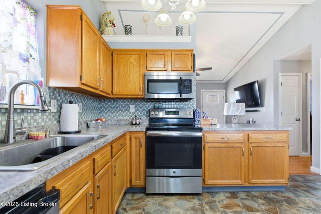 403 Tecumseh Dr, Shepherdsville, KY 40165