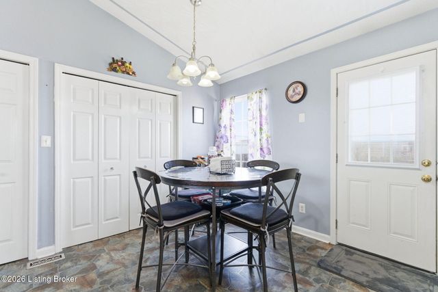 403 Tecumseh Dr, Shepherdsville, KY 40165