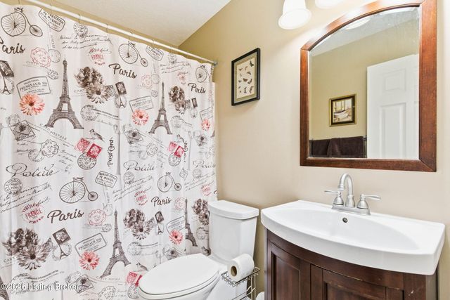 403 Tecumseh Dr, Shepherdsville, KY 40165