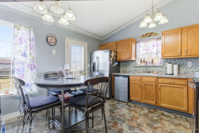 403 Tecumseh Dr, Shepherdsville, KY 40165