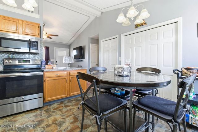 403 Tecumseh Dr, Shepherdsville, KY 40165