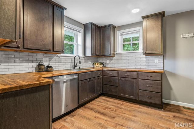 2323 Konert Road, Fenton, MO 63026