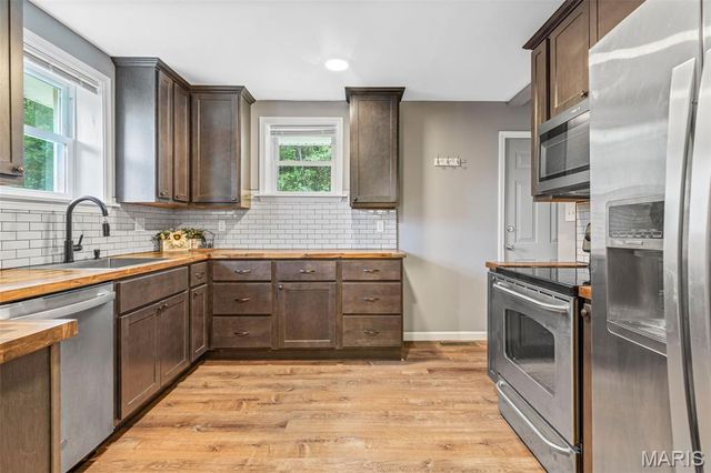 2323 Konert Road, Fenton, MO 63026