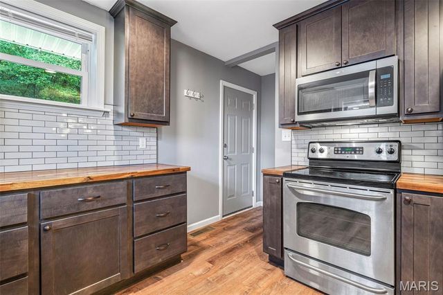 2323 Konert Road, Fenton, MO 63026