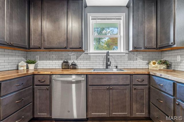 2323 Konert Road, Fenton, MO 63026