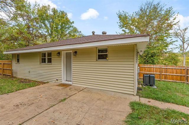 2323 Konert Road, Fenton, MO 63026