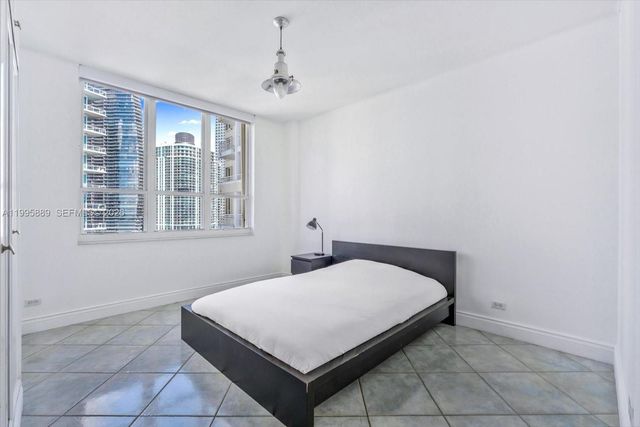 888 Brickell Key Dr 2201, Miami, FL 33131