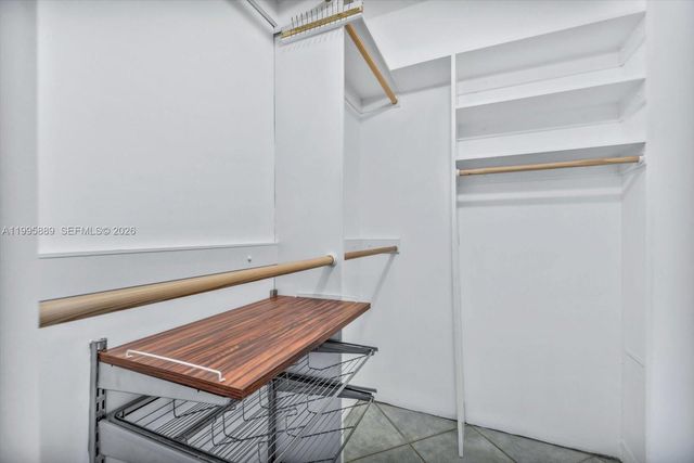 888 Brickell Key Dr 2201, Miami, FL 33131