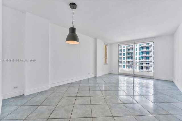 888 Brickell Key Dr 2201, Miami, FL 33131