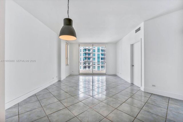 888 Brickell Key Dr 2201, Miami, FL 33131