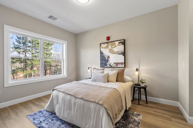 10100 S Willow St Unit 203, Manchester, NH 03103