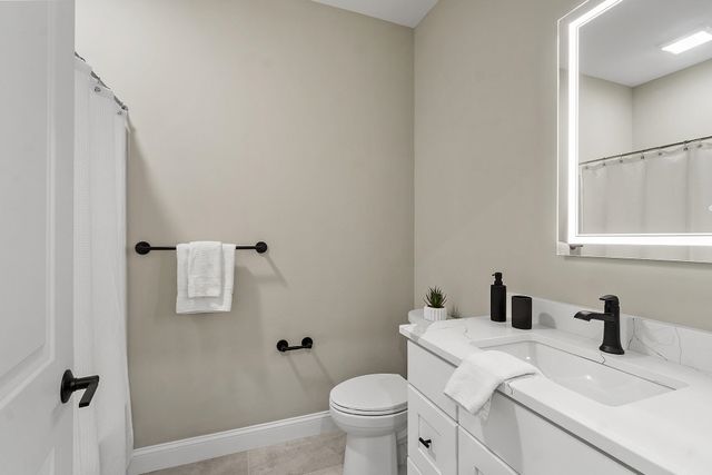 10100 S Willow St Unit 203, Manchester, NH 03103