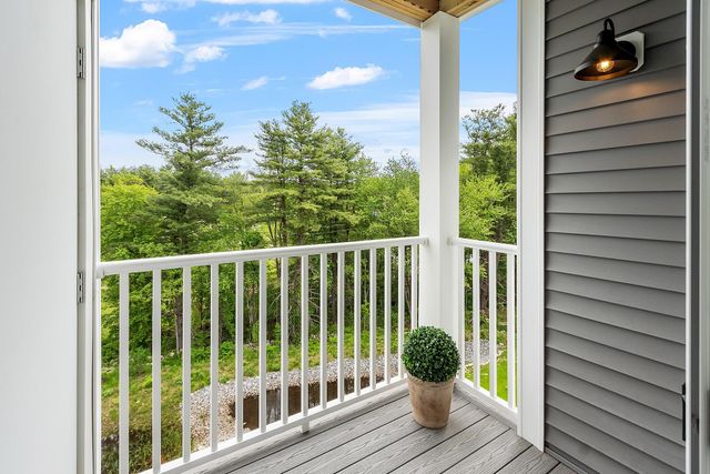 10100 S Willow St Unit 203, Manchester, NH 03103