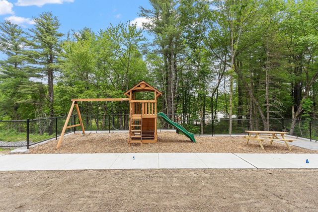 10100 S Willow St Unit 203, Manchester, NH 03103
