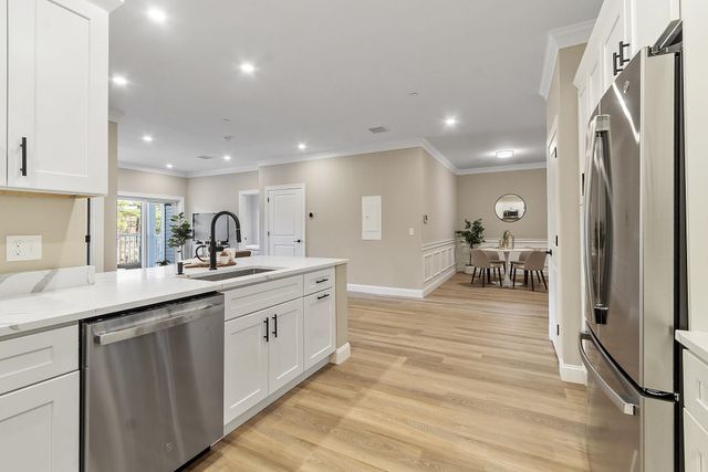 10100 S Willow St Unit 203, Manchester, NH 03103
