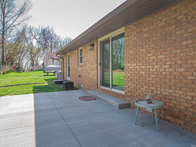 6166 River Bluff Drive, Newburgh, IN 47630