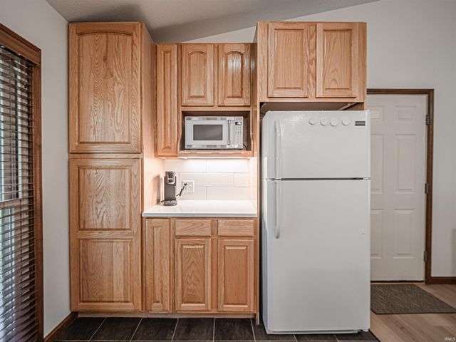 6166 River Bluff Drive, Newburgh, IN 47630