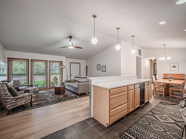 6166 River Bluff Drive, Newburgh, IN 47630