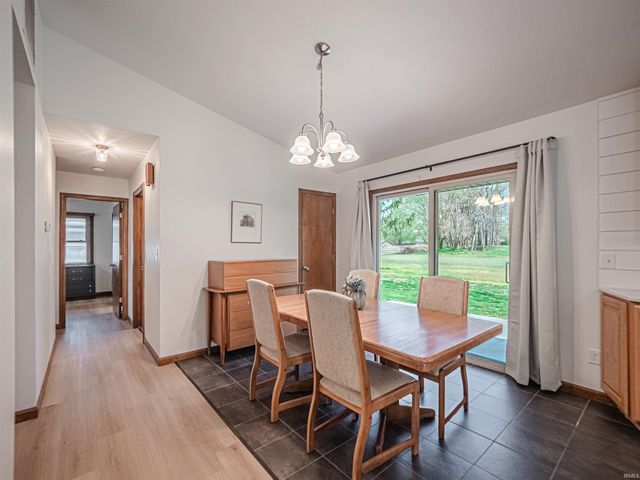 6166 River Bluff Drive, Newburgh, IN 47630