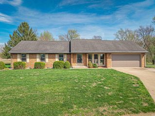 6166 River Bluff Drive, Newburgh, IN 47630