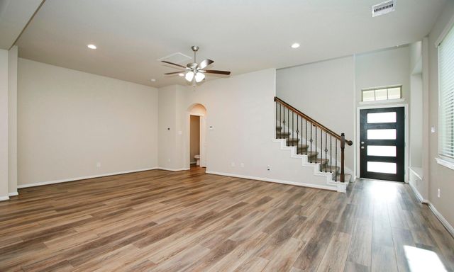 239 Biltmore Loop, Montgomery, TX 77316