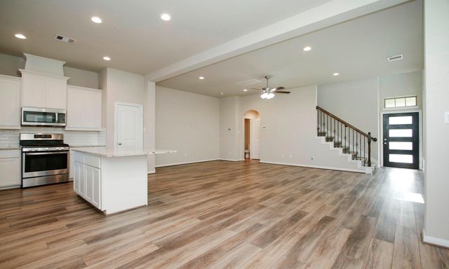 239 Biltmore Loop, Montgomery, TX 77316