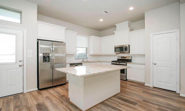 239 Biltmore Loop, Montgomery, TX 77316