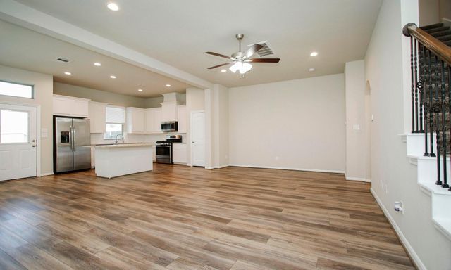 239 Biltmore Loop, Montgomery, TX 77316