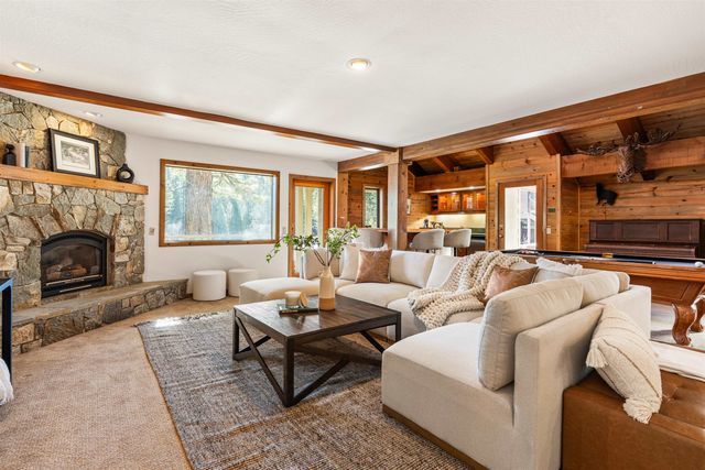 519 Wolf Tree, Truckee, CA 96161