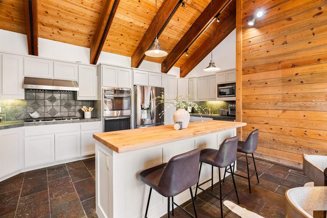 519 Wolf Tree, Truckee, CA 96161