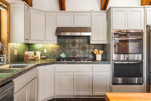 519 Wolf Tree, Truckee, CA 96161