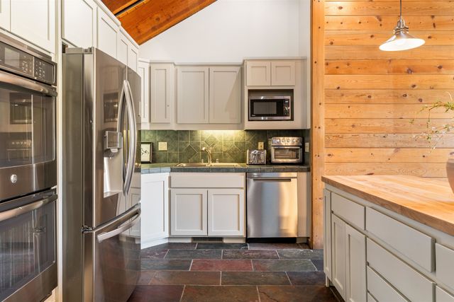 519 Wolf Tree, Truckee, CA 96161