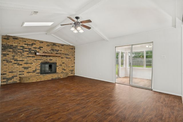 1203 Linda Lane, Cleburne, TX 76033