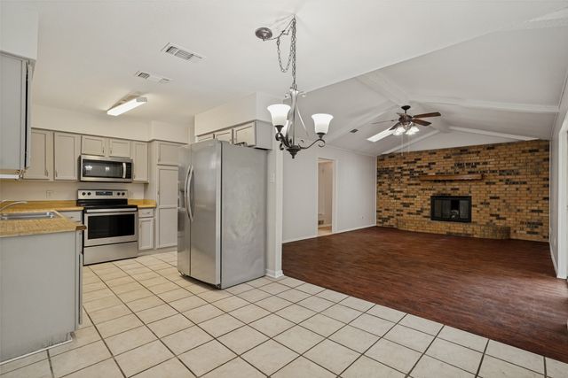 1203 Linda Lane, Cleburne, TX 76033