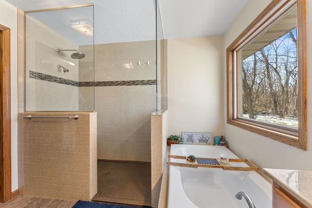 8100 149th Street W, Taylor Ridge, IL 61284