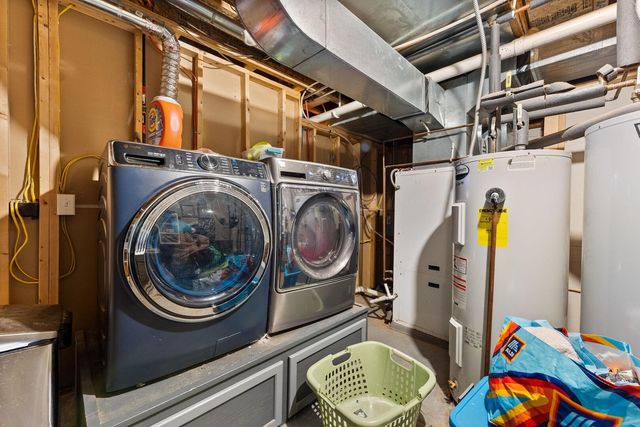 8100 149th Street W, Taylor Ridge, IL 61284