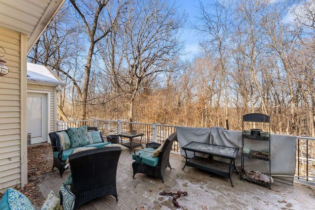 8100 149th Street W, Taylor Ridge, IL 61284