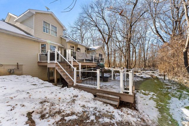 8100 149th Street W, Taylor Ridge, IL 61284