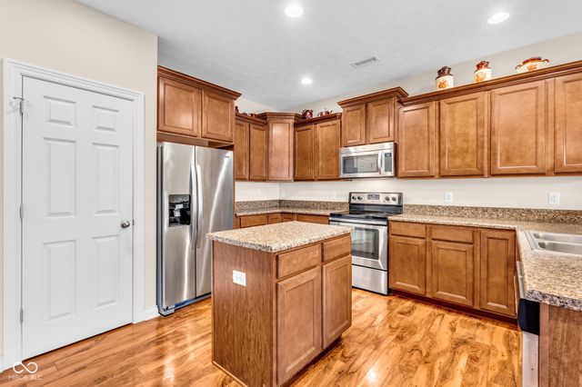 1612 Dorset Drive, Avon, IN 46123