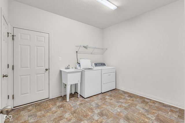 1612 Dorset Drive, Avon, IN 46123