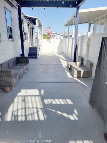 21752 Pacific Coast Hwy. 20A, Huntington Beach, CA 92646