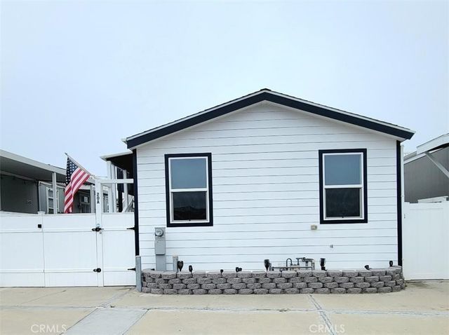 21752 Pacific Coast Hwy. 20A, Huntington Beach, CA 92646