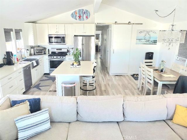 21752 Pacific Coast Hwy. 20A, Huntington Beach, CA 92646