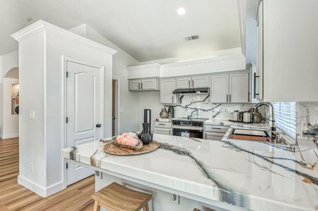 4994 W Decatur Avenue, Fresno, CA 93722