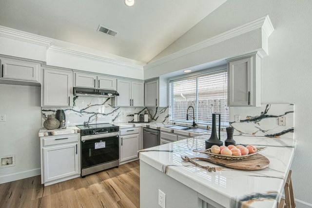 4994 W Decatur Avenue, Fresno, CA 93722