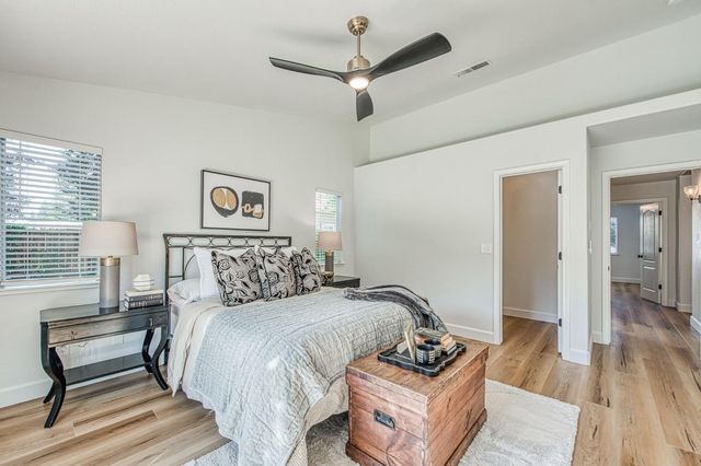 4994 W Decatur Avenue, Fresno, CA 93722