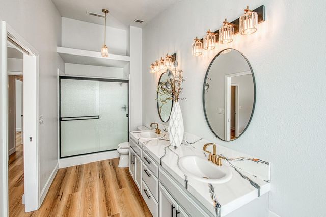 4994 W Decatur Avenue, Fresno, CA 93722