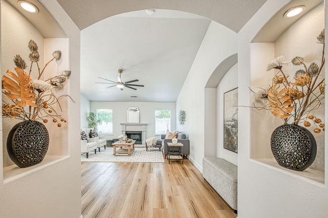 4994 W Decatur Avenue, Fresno, CA 93722